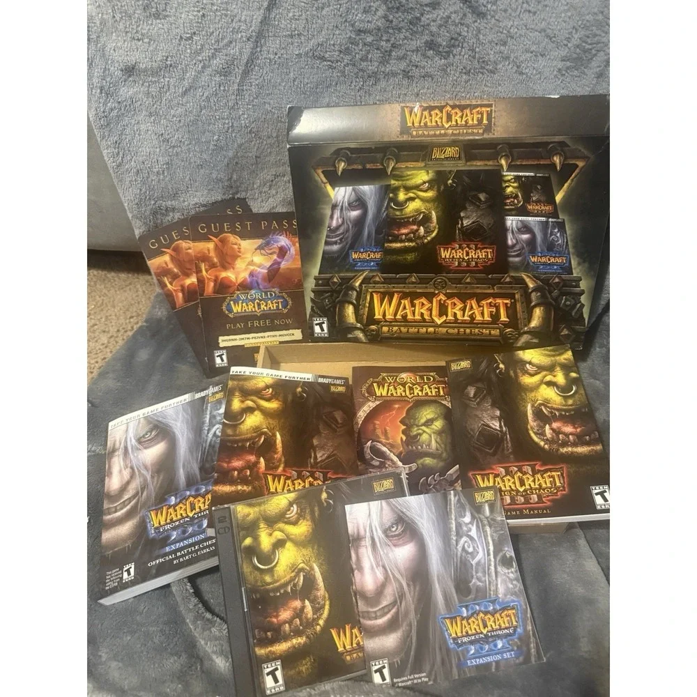 WarCraft III Battle Chest PC Big Box 2003‎ Teen Game Books Collectible